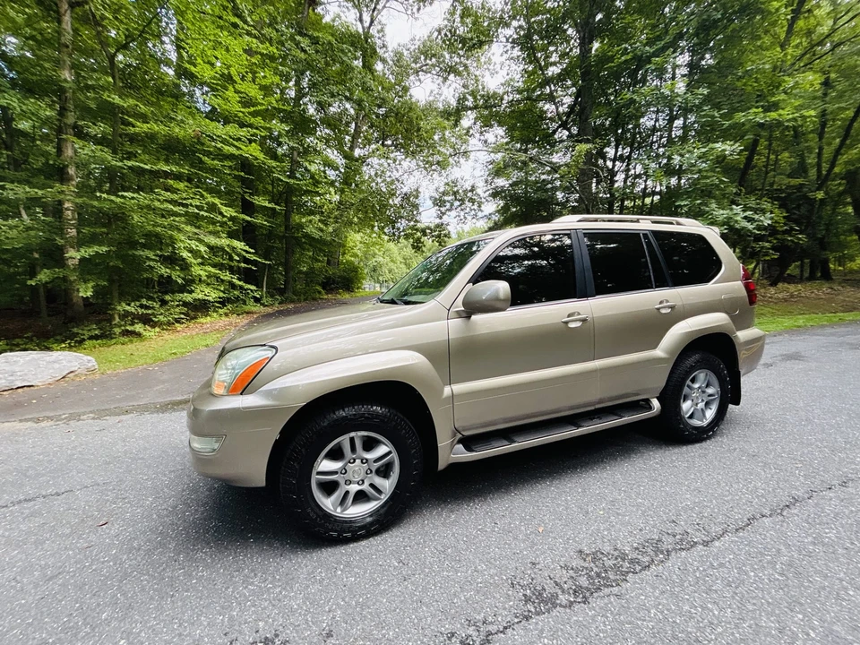 2004 Lexus GX 1st Gen - Image 15 of 31