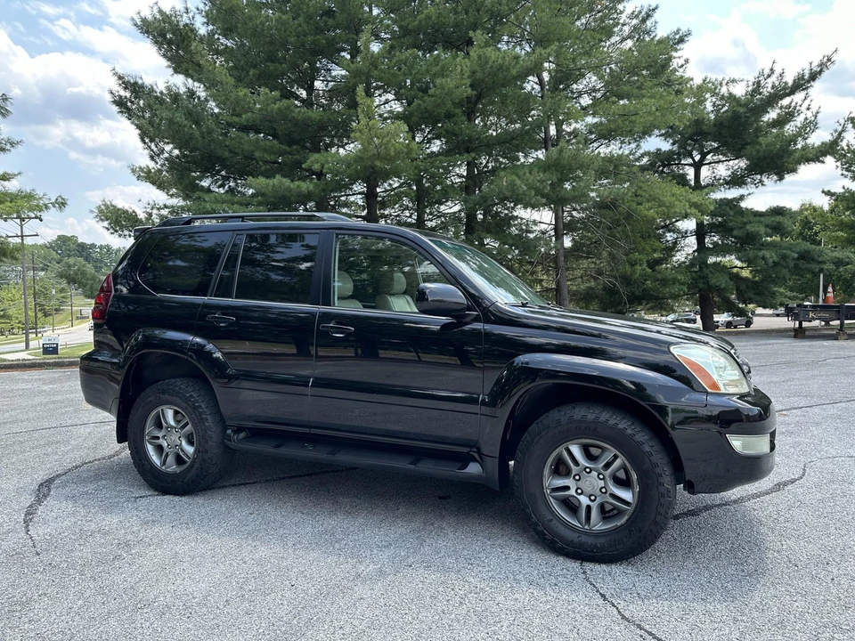 2004 Lexus GX 1st Gen - Image 11 of 31