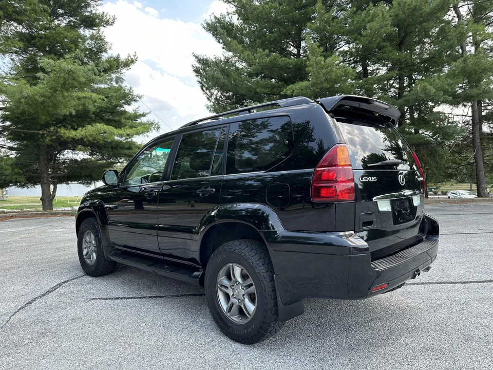 2004 Lexus GX 1st Gen - Image 21 of 31
