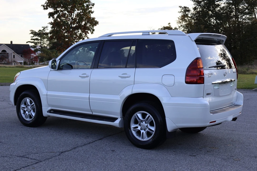 2004 Lexus GX 1st Gen - Image 11 of 31