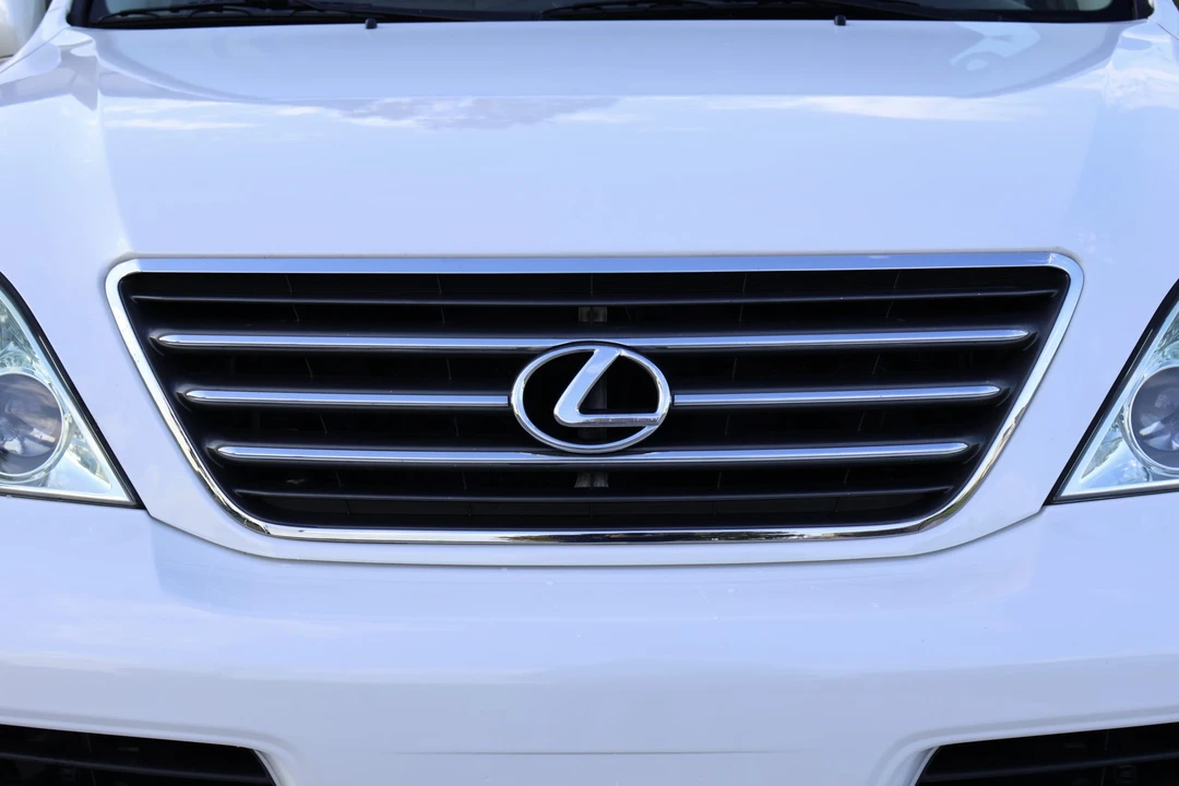 2004 Lexus GX 1st Gen - Image 21 of 31