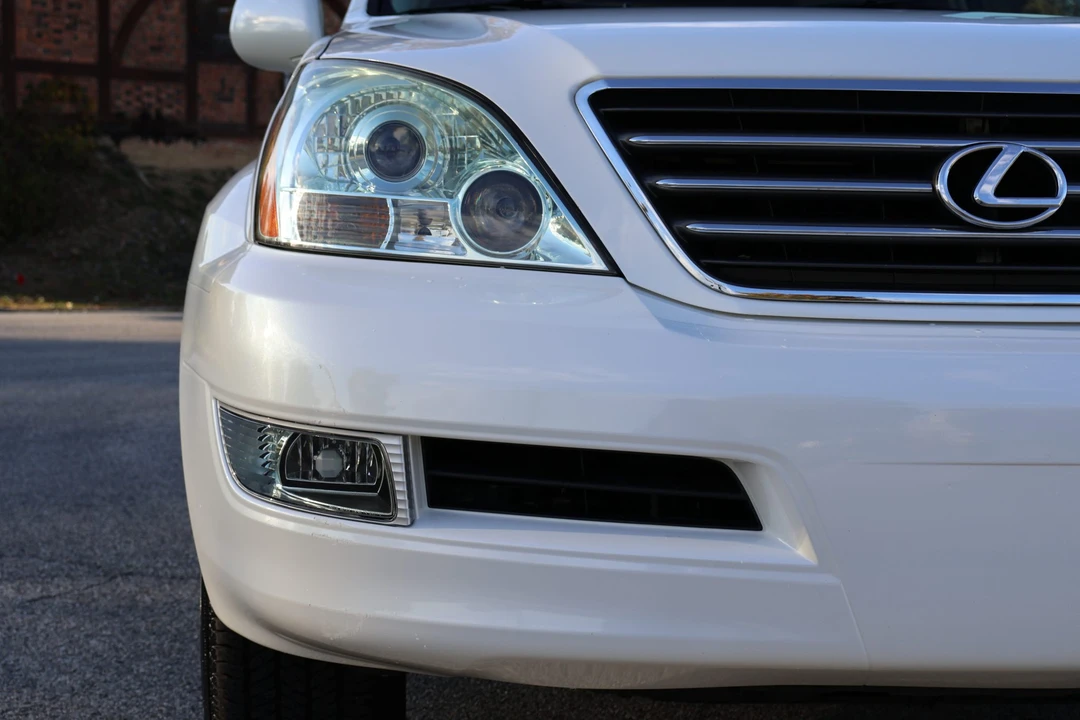 2004 Lexus GX 1st Gen - Image 16 of 31