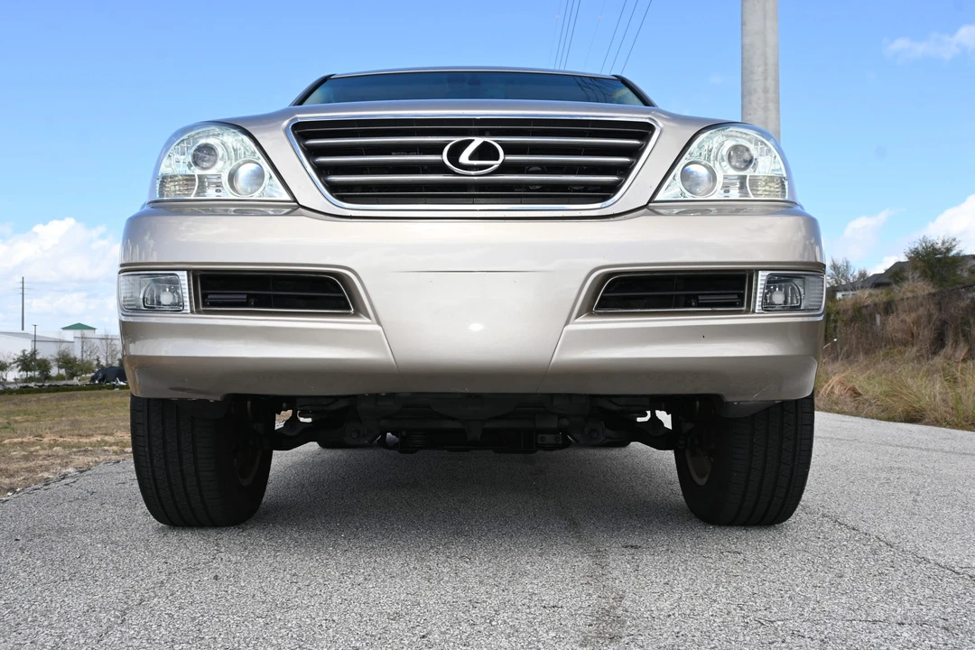 2004 Lexus GX 1st Gen - Image 12 of 31