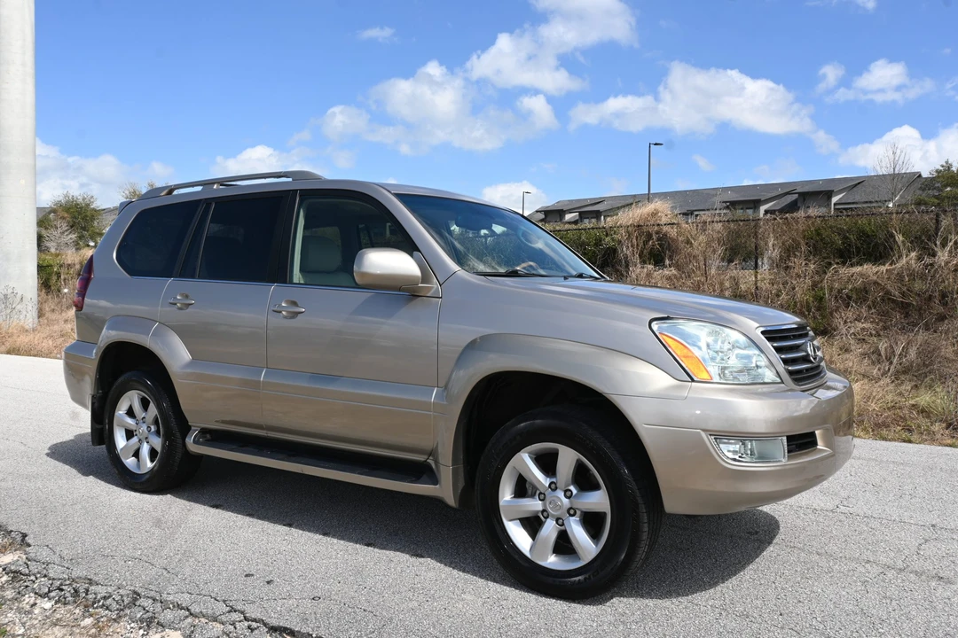 2004 Lexus GX 1st Gen - Image 21 of 31