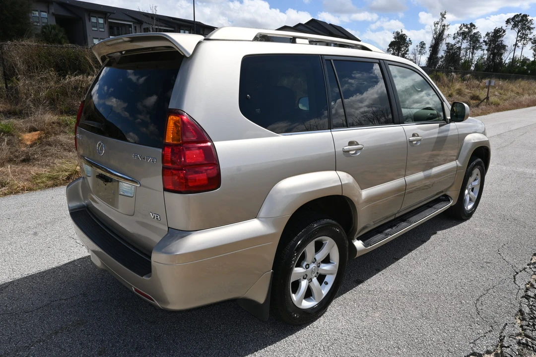 2004 Lexus GX 1st Gen - Image 28 of 31