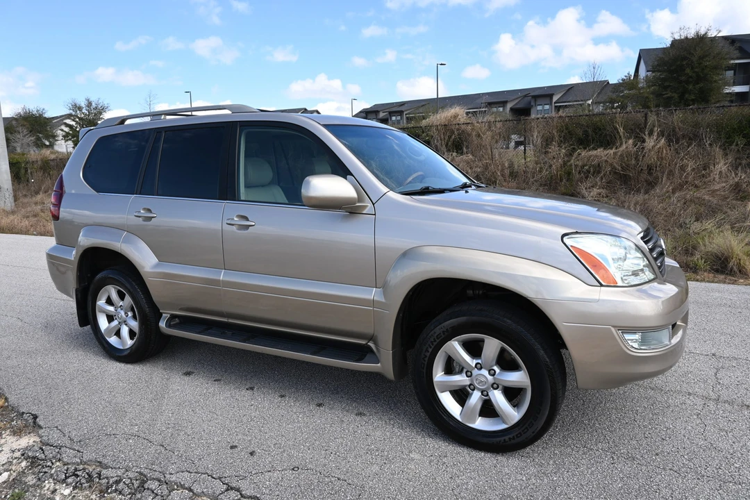 2004 Lexus GX 1st Gen - Image 22 of 31