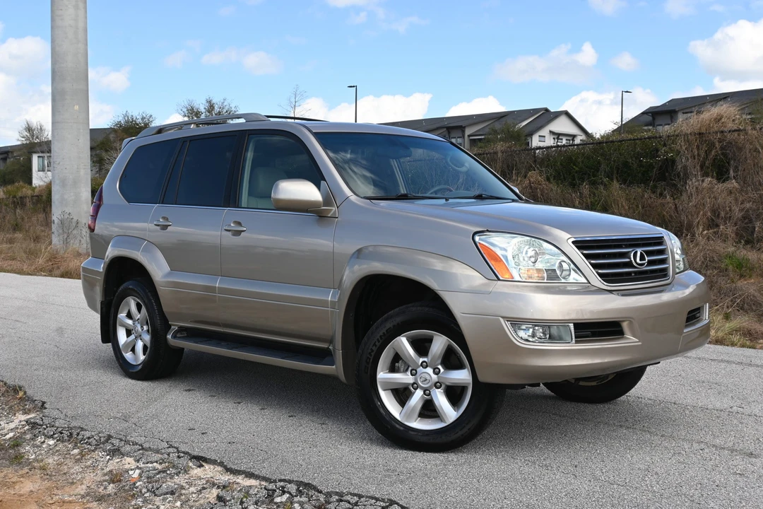2004 Lexus GX 1st Gen - Image 17 of 31