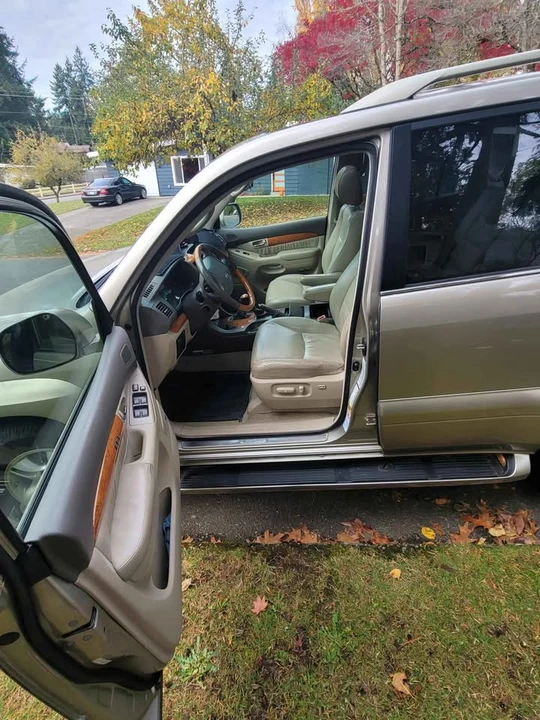 2004 Lexus GX 1st Gen - Image 6 of 10
