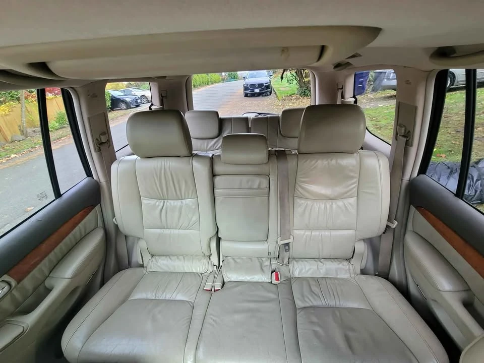 2004 Lexus GX 1st Gen - Image 7 of 10