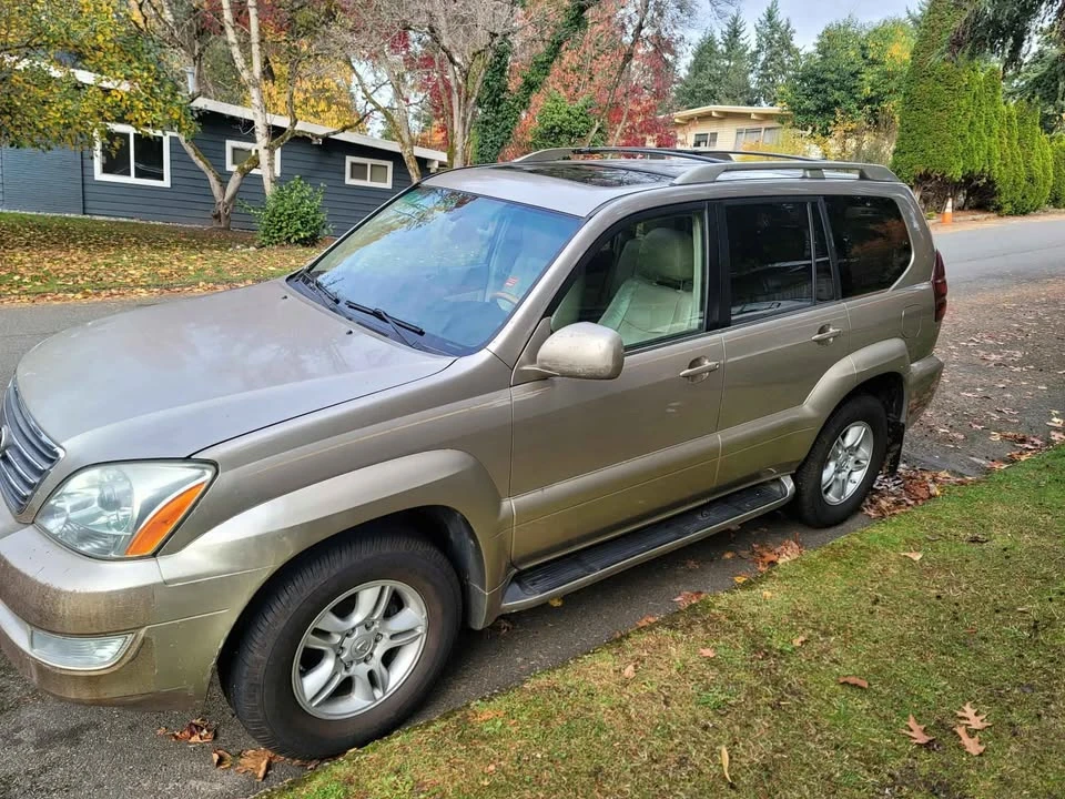 2004 Lexus GX 1st Gen - Image 3 of 10