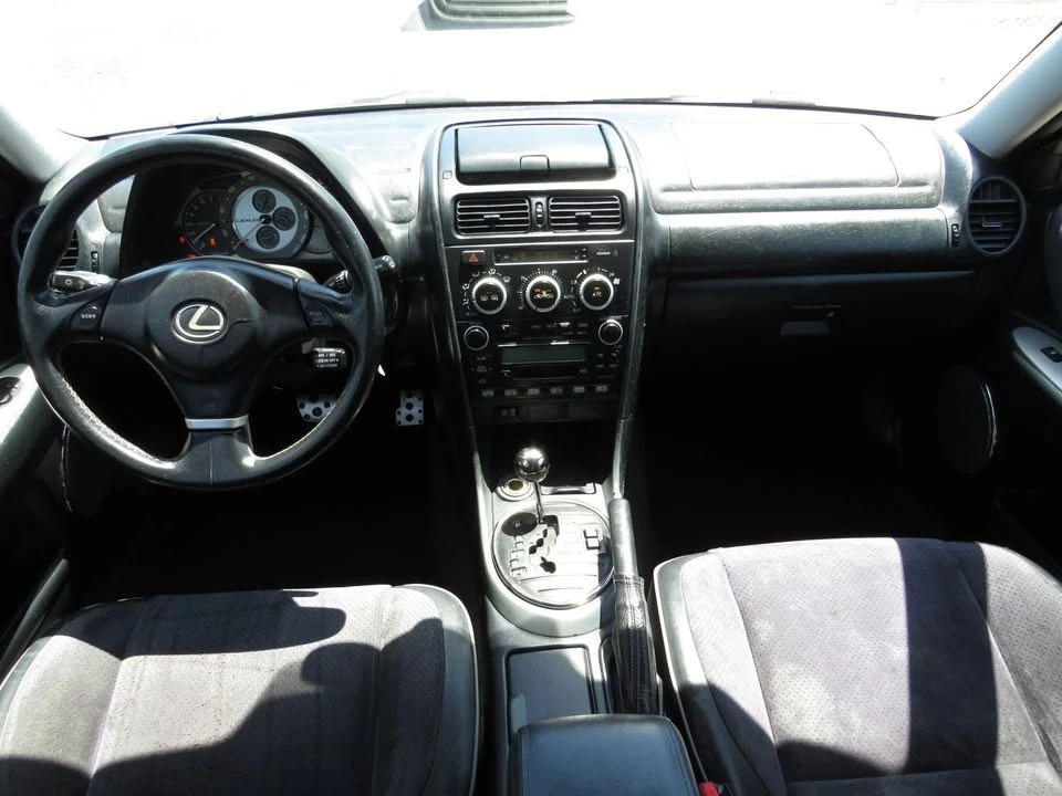 2004 Lexus IS 1st Gen - Image 7 of 18