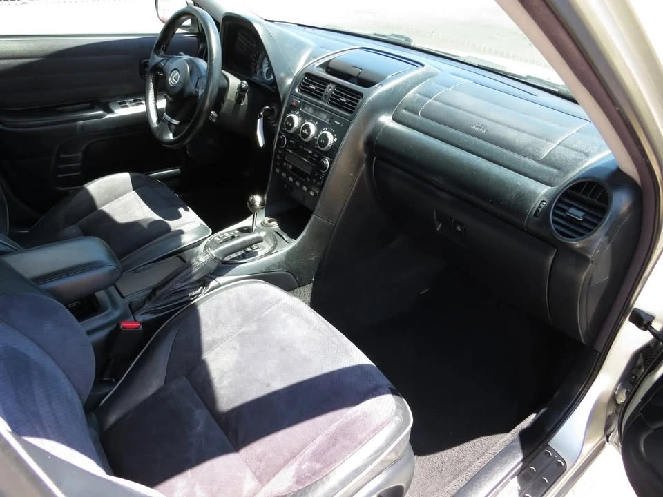 2004 Lexus IS 1st Gen - Image 15 of 18