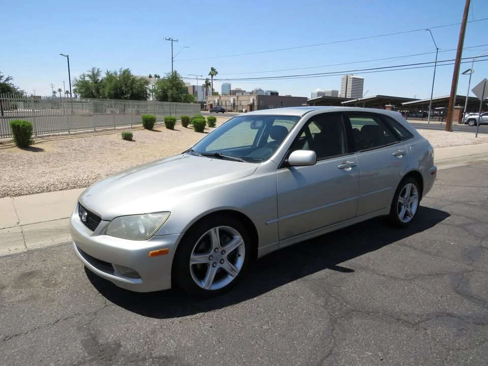 2004 Lexus IS 1st Gen - Image 5 of 18