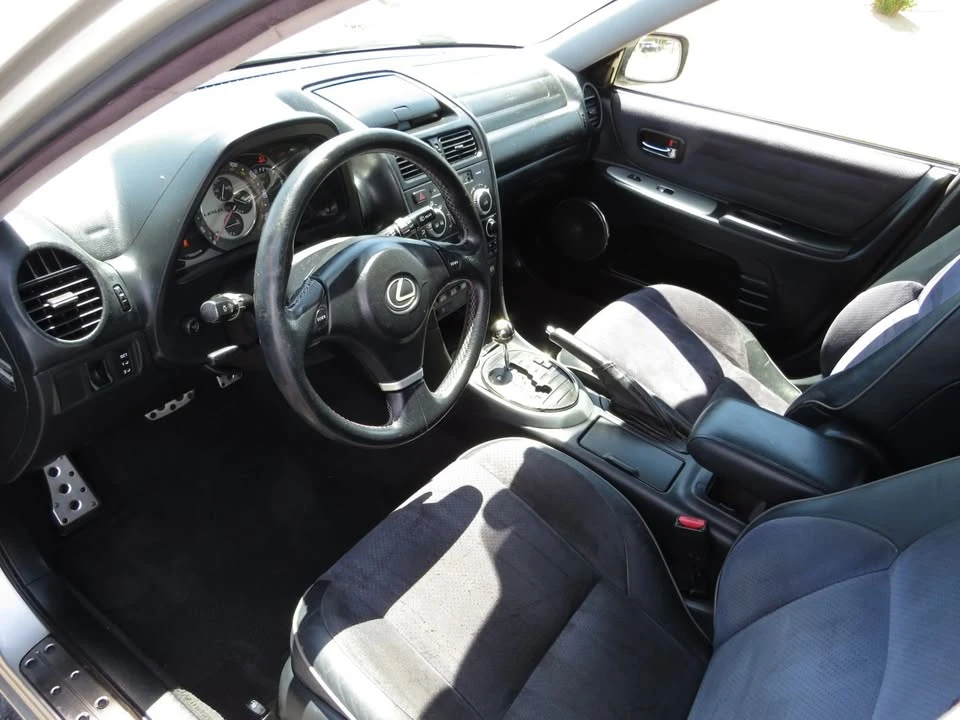 2004 Lexus IS 1st Gen - Image 13 of 18
