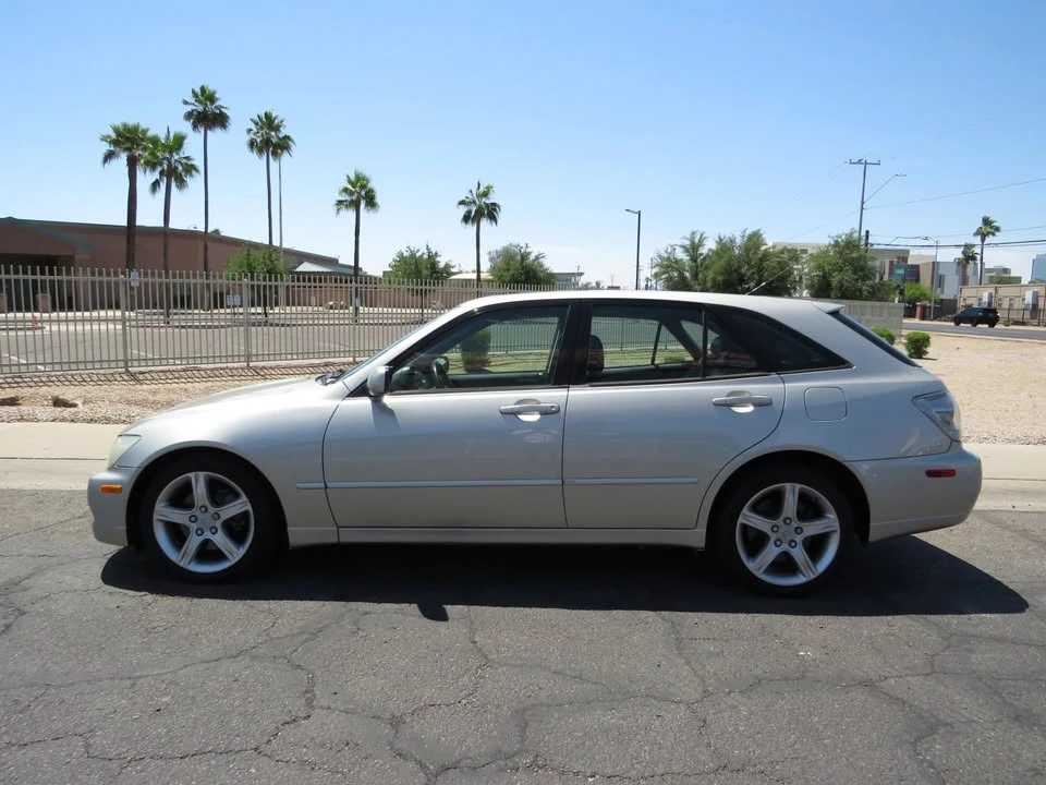 2004 Lexus IS 1st Gen - Image 4 of 18