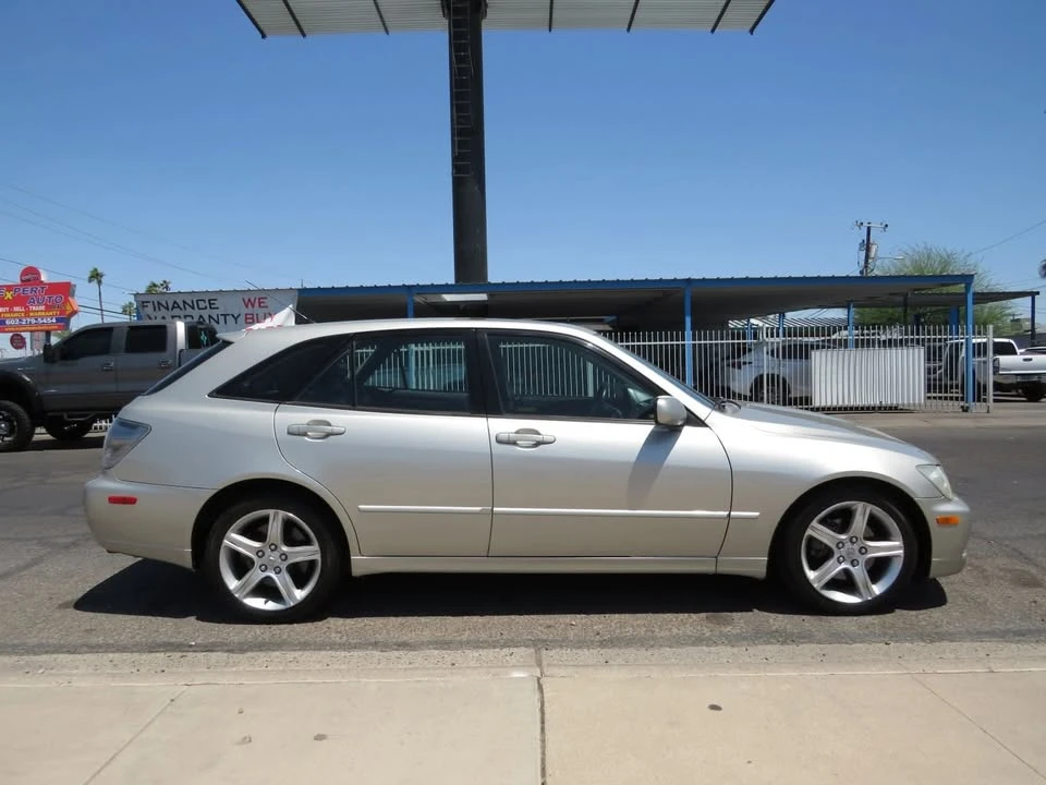 2004 Lexus IS 1st Gen - Image 9 of 18