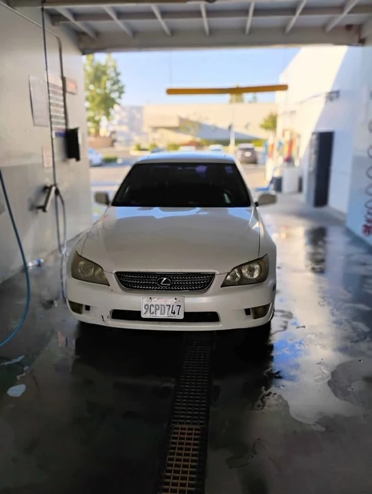2004 Lexus IS 1st Gen - Image 2 of 8