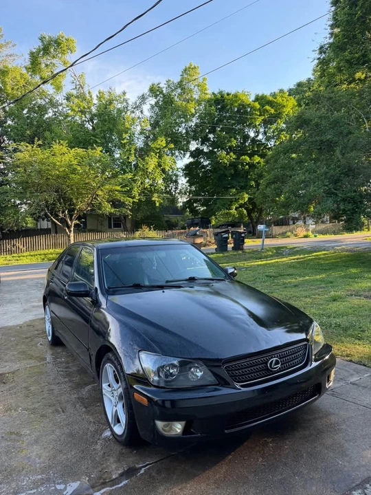 2004 Lexus IS 1st Gen - Image 4 of 8