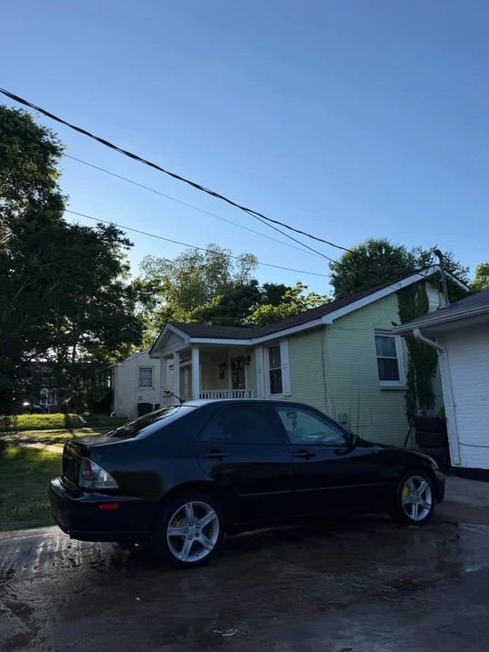2004 Lexus IS 1st Gen - Image 2 of 8