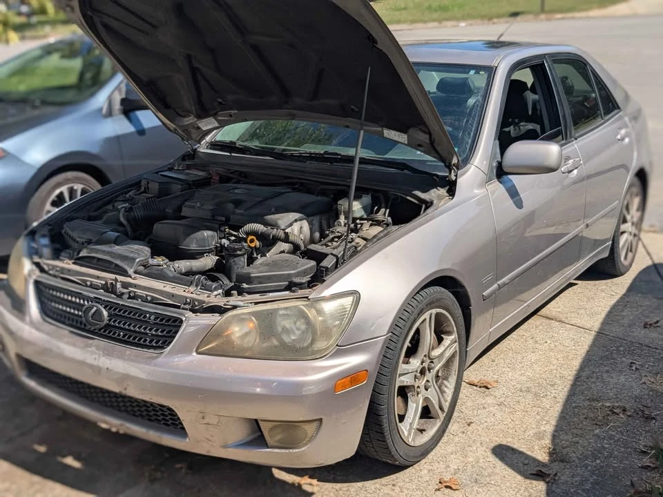 2004 Lexus IS 1st Gen - Image 2 of 11