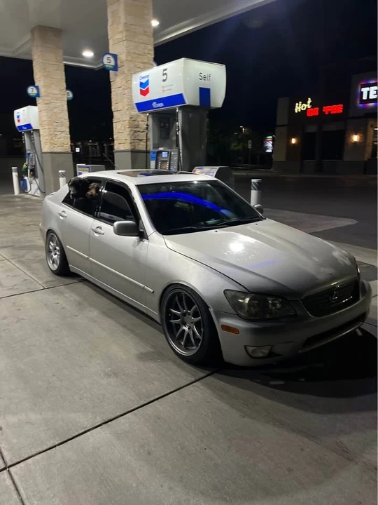 2004 Lexus IS 1st Gen - Image 2 of 10