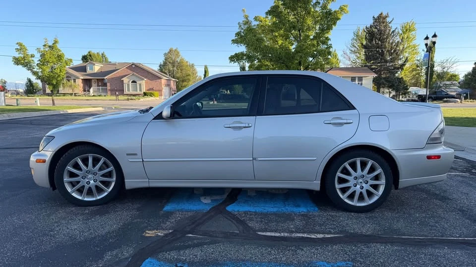 2004 Lexus IS 1st Gen - Image 3 of 20