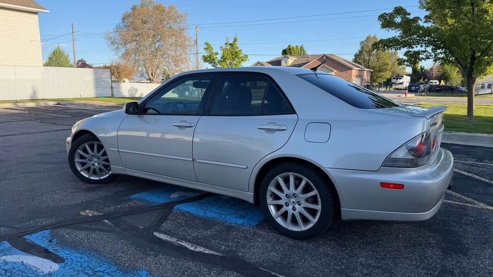 2004 Lexus IS 1st Gen - Image 4 of 20