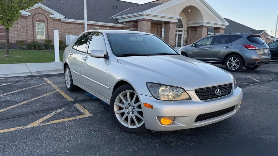 2004 Lexus IS 1st Gen - Image 12 of 20