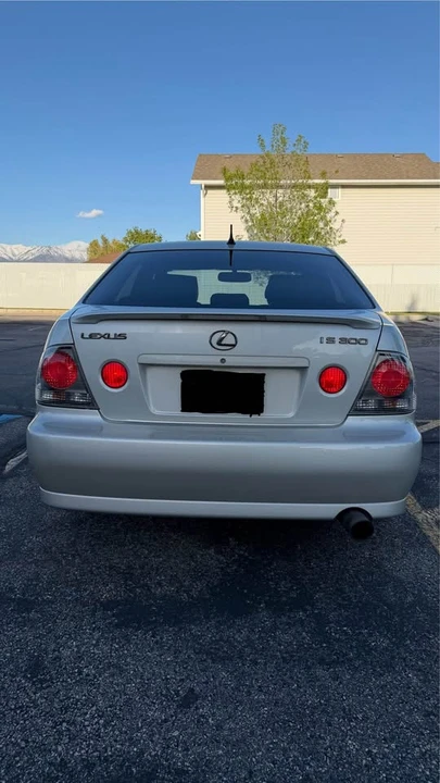 2004 Lexus IS 1st Gen - Image 7 of 20