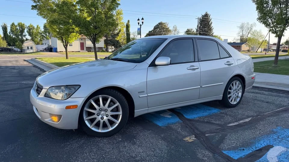 2004 Lexus IS 1st Gen - Image 2 of 20