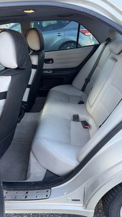 2004 Lexus IS 1st Gen - Image 19 of 20