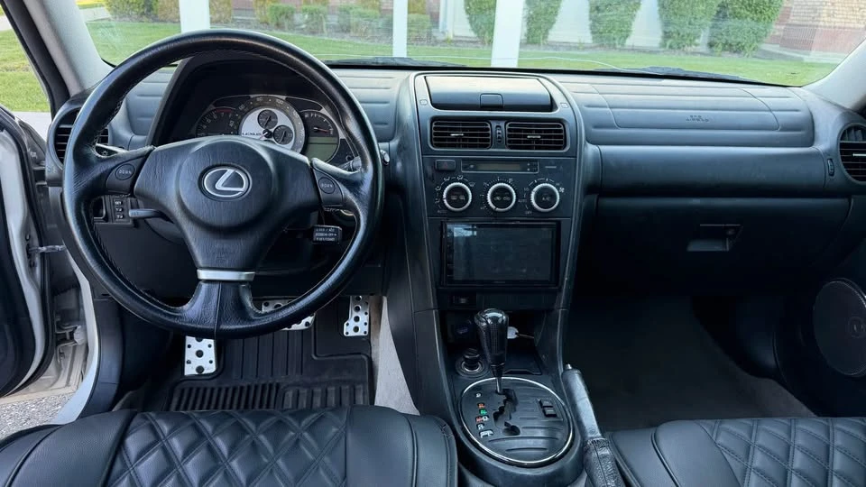 2004 Lexus IS 1st Gen - Image 15 of 20
