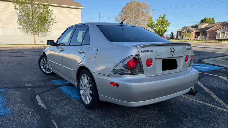 2004 Lexus IS 1st Gen - Image 6 of 20