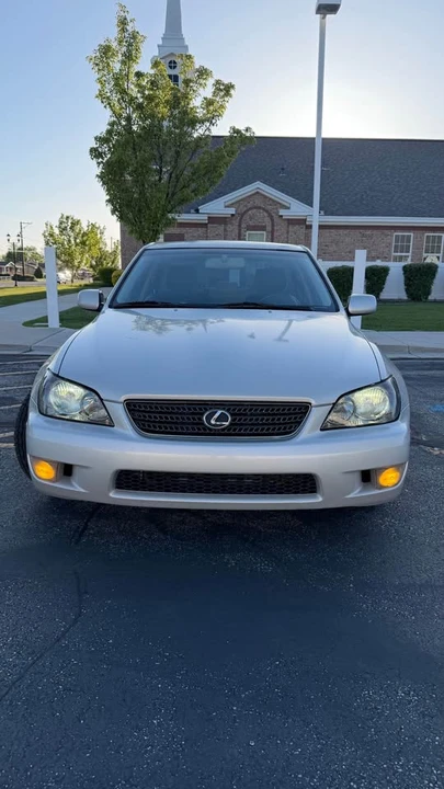 2004 Lexus IS 1st Gen - Image 13 of 20