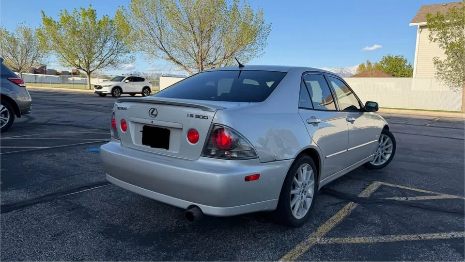 2004 Lexus IS 1st Gen - Image 9 of 20