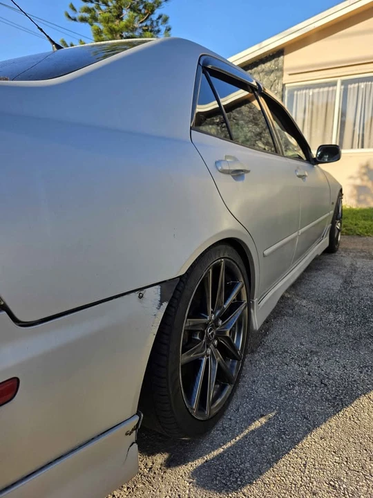 2004 Lexus IS 1st Gen - Image 10 of 14