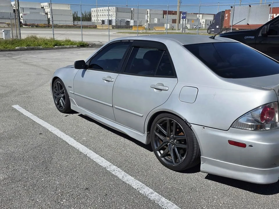 2004 Lexus IS 1st Gen - Image 3 of 14