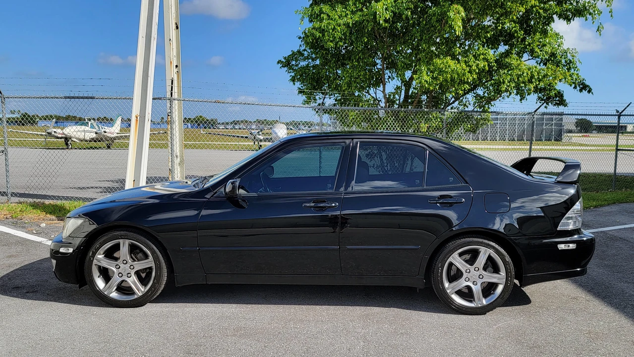 2004 Lexus IS 1st Gen - Image 7 of 31