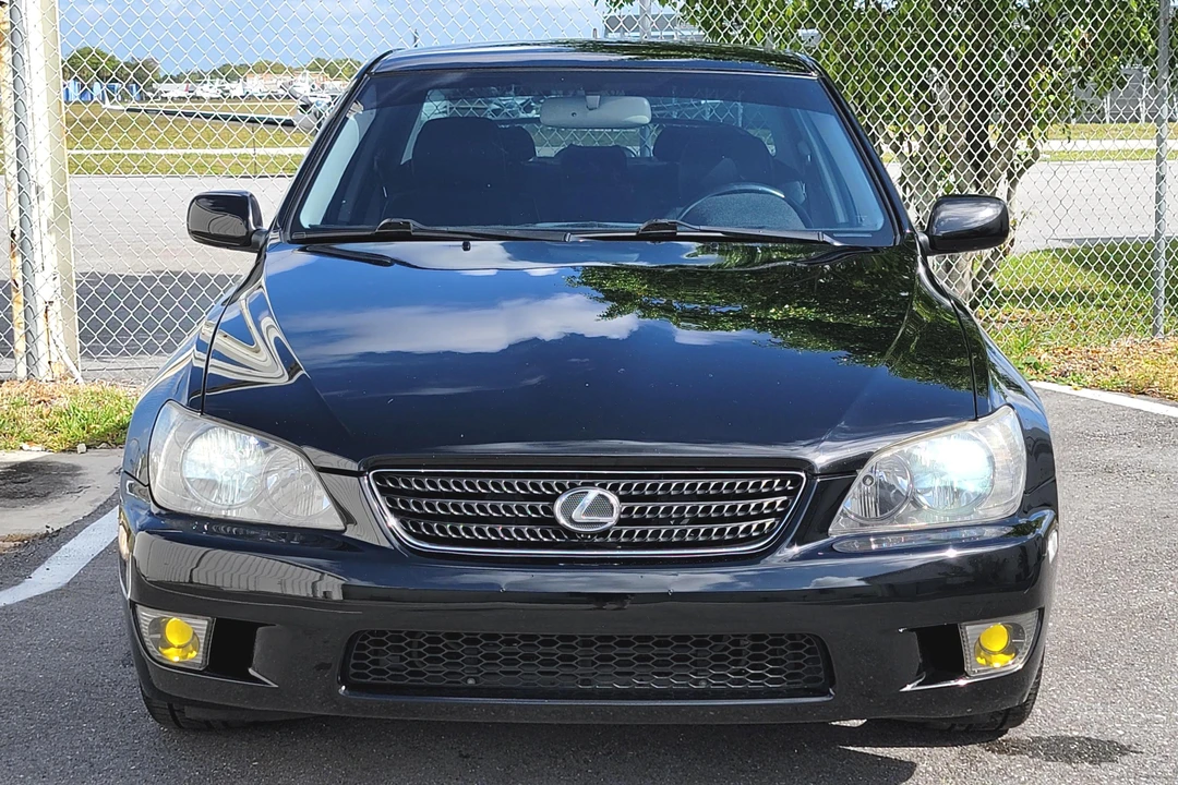 2004 Lexus IS 1st Gen - Image 2 of 31