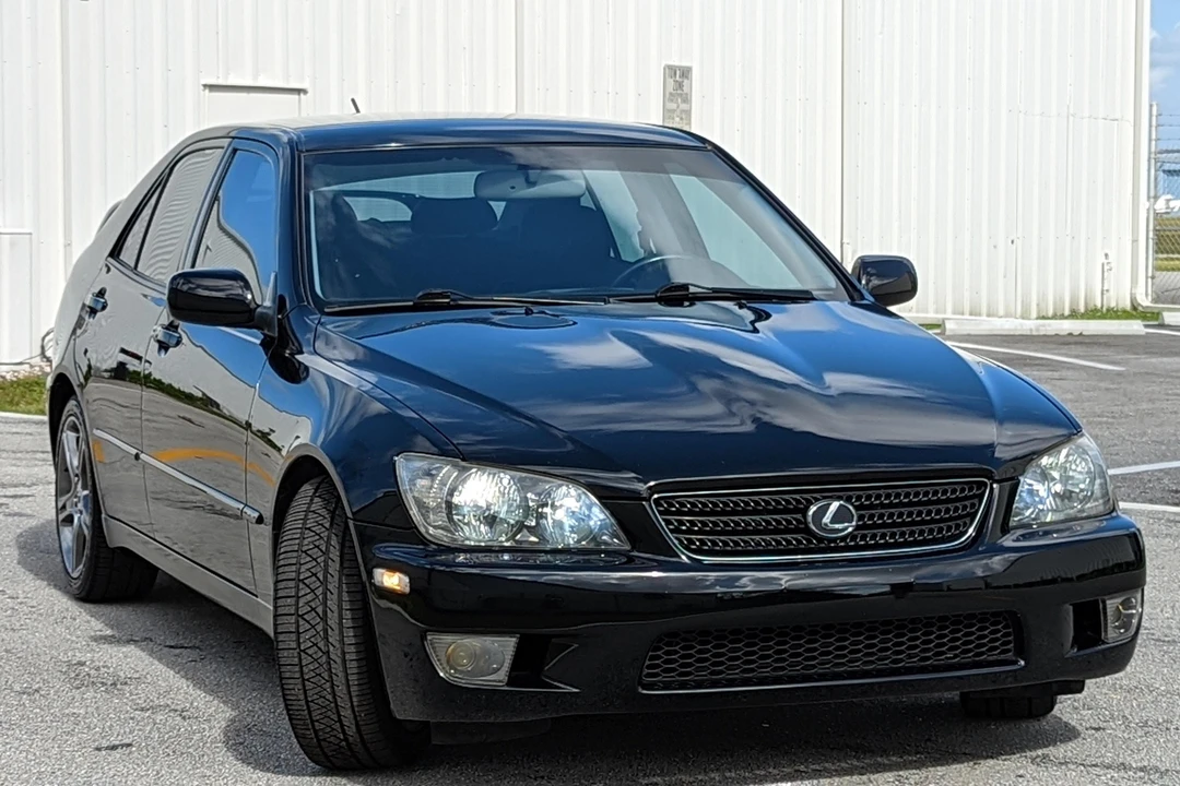 2004 Lexus IS 1st Gen - Image 13 of 31