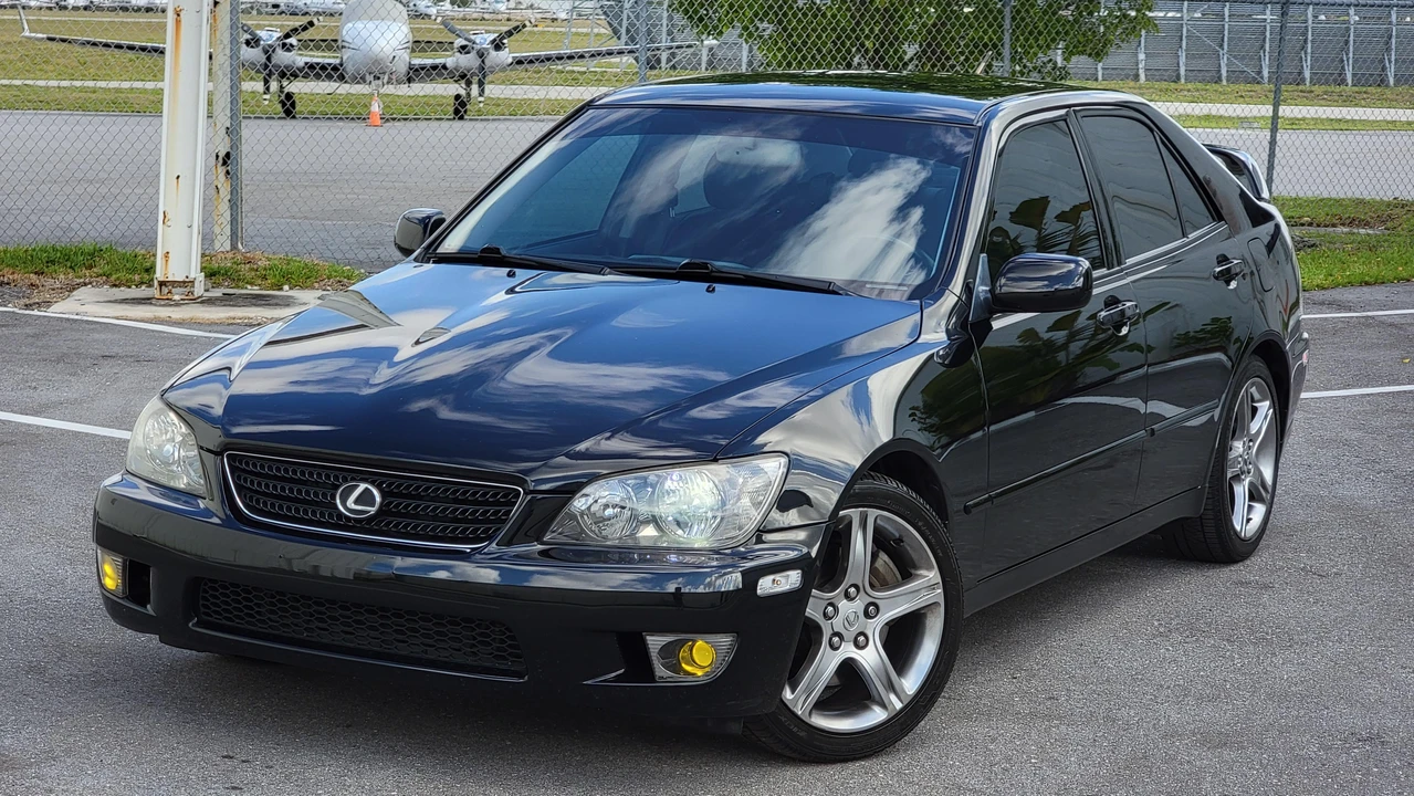 2004 Lexus IS 1st Gen - Image 5 of 31
