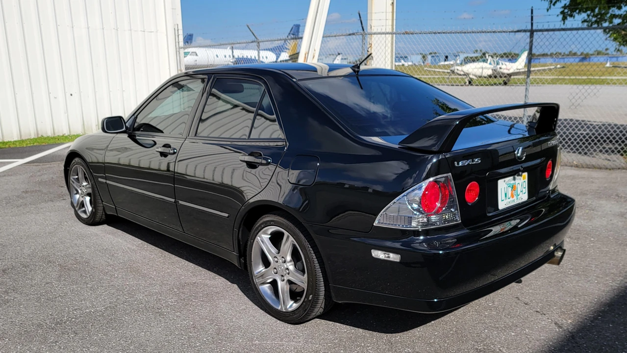 2004 Lexus IS 1st Gen - Image 8 of 31