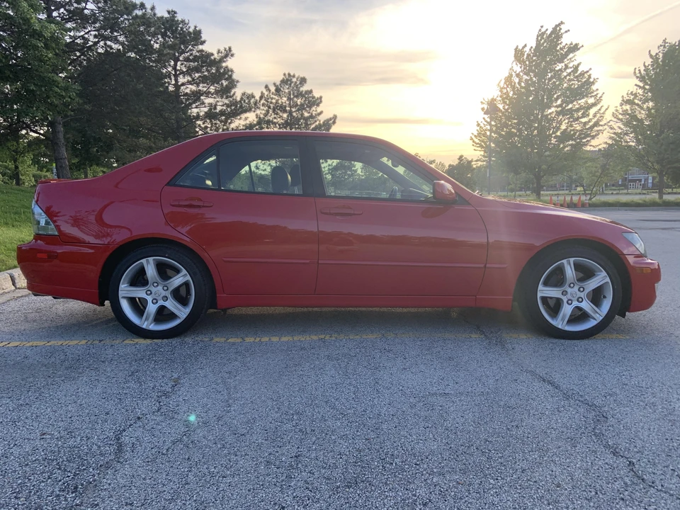 2004 Lexus IS 1st Gen - Image 17 of 31