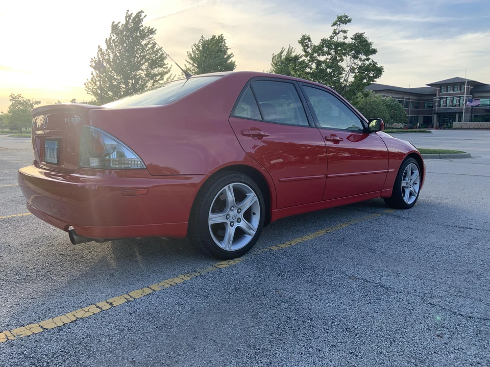 2004 Lexus IS 1st Gen - Image 16 of 31