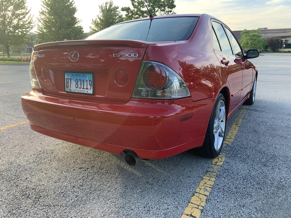 2004 Lexus IS 1st Gen - Image 13 of 31