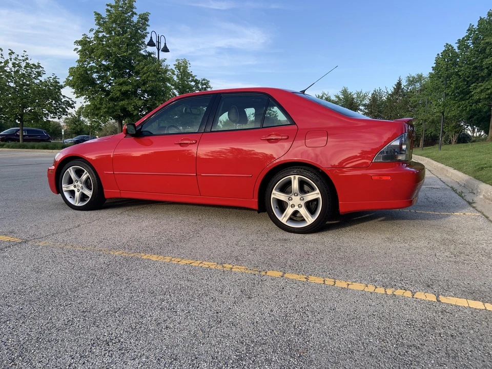 2004 Lexus IS 1st Gen - Image 10 of 31