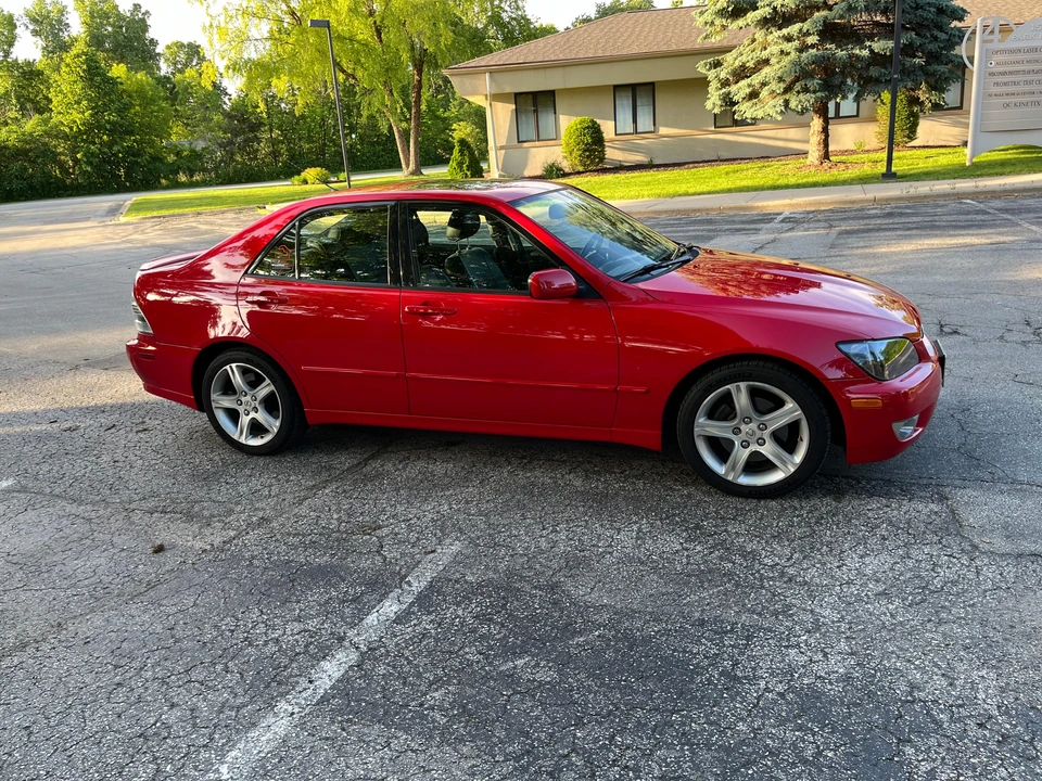 2004 Lexus IS 1st Gen - Image 19 of 31