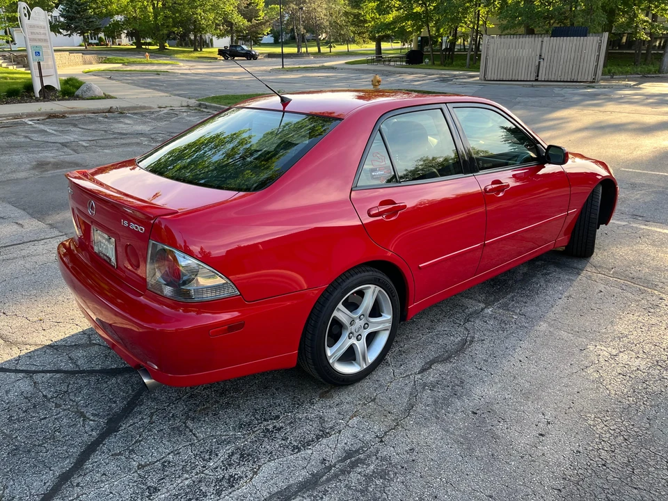 2004 Lexus IS 1st Gen - Image 16 of 31