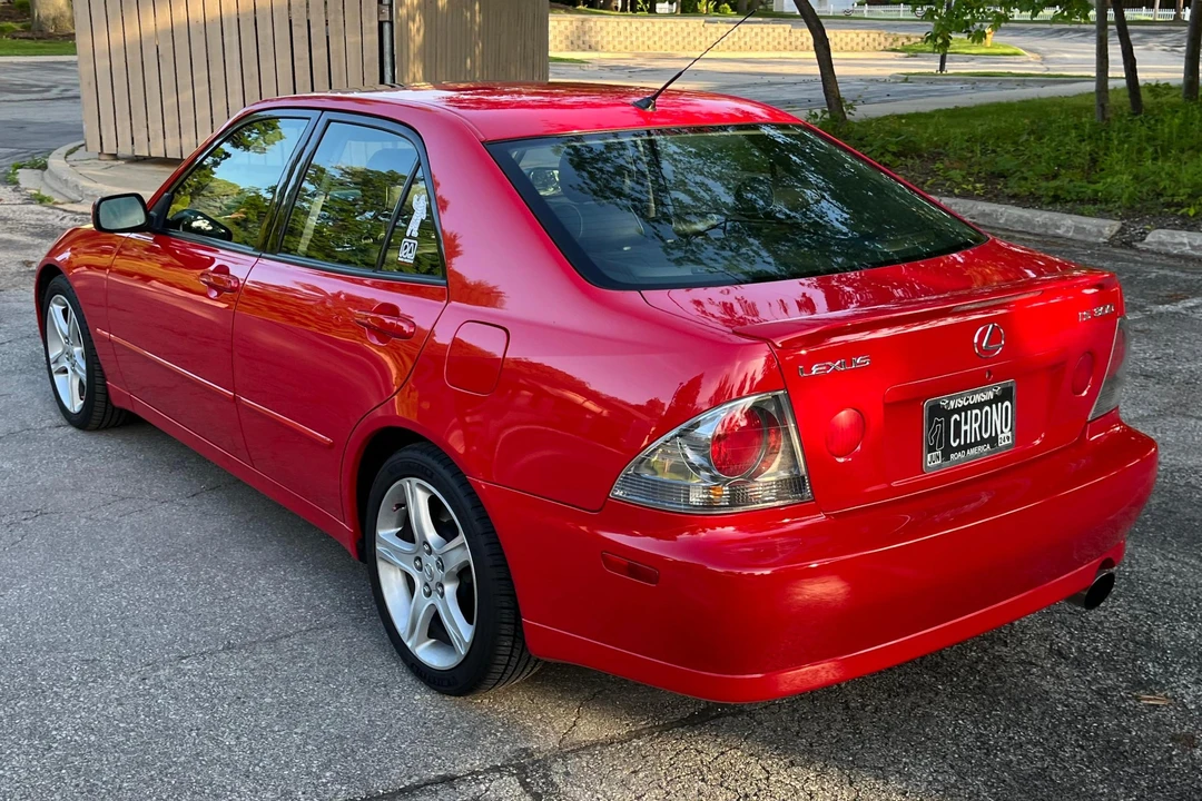 2004 Lexus IS 1st Gen - Image 4 of 31