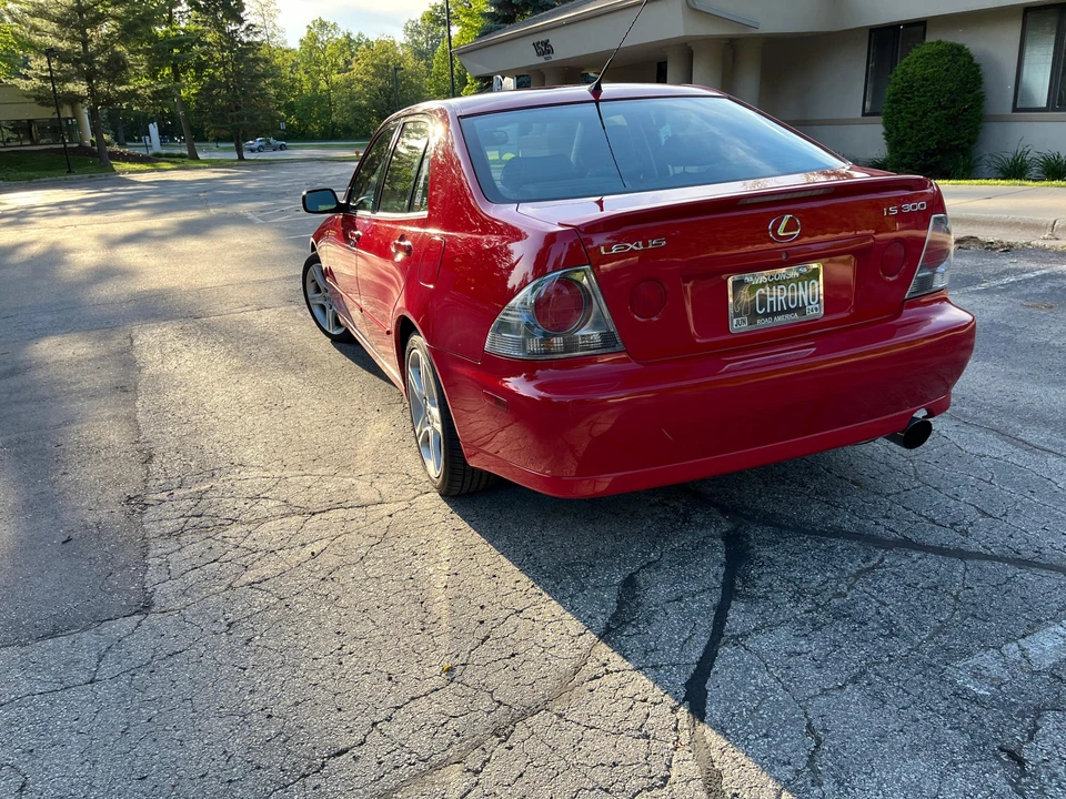 2004 Lexus IS 1st Gen - Image 13 of 31